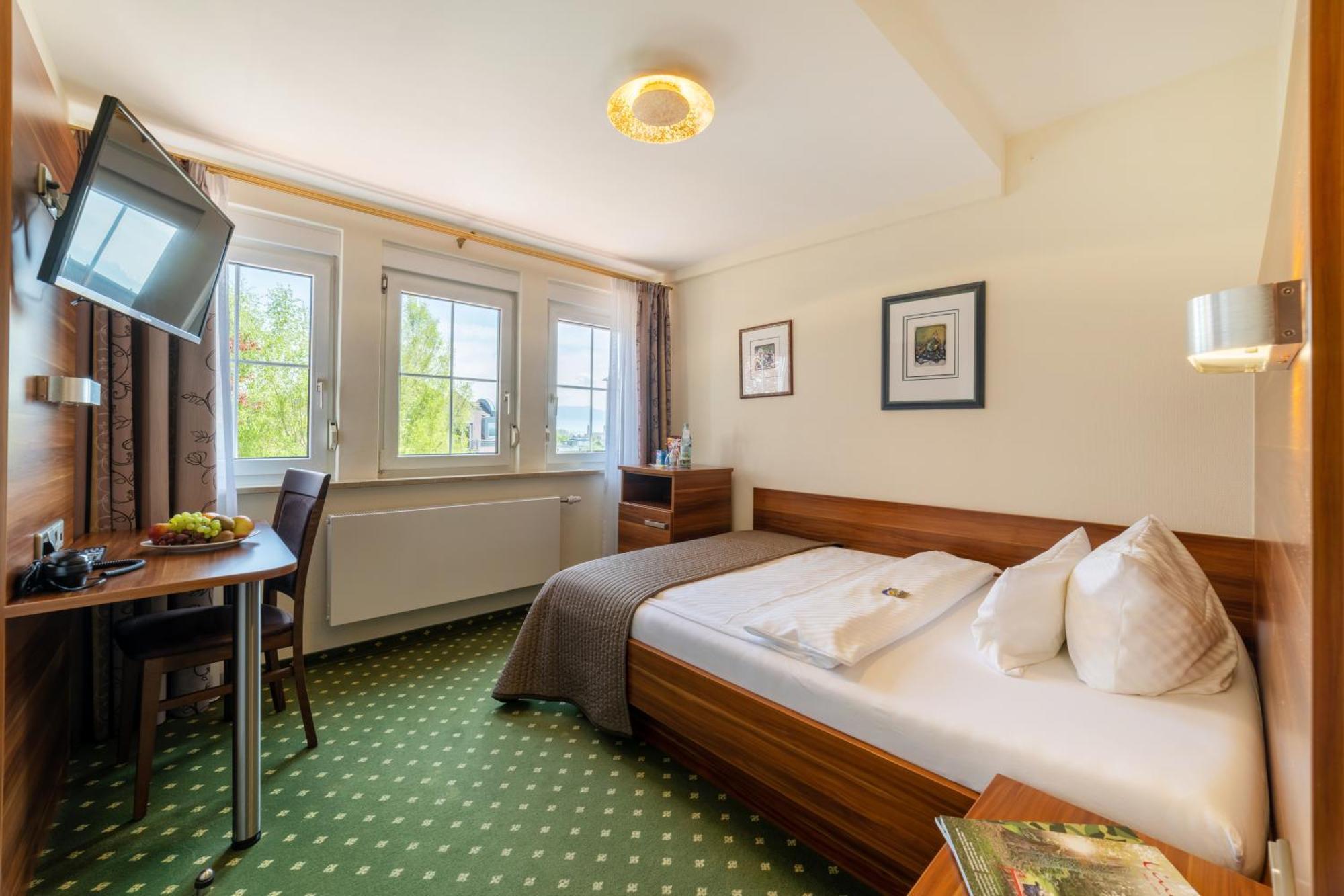 Hotel Schoengarten Garni ลินเดา ภายนอก รูปภาพ